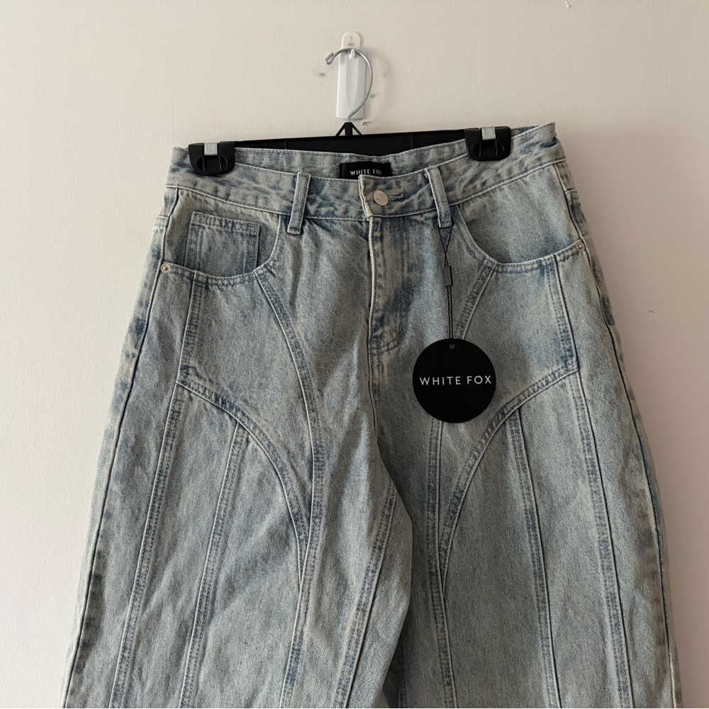 NWT White Fox Did You Miss Me Mid Rise Straight Leg Denim Size Medium Acid Wash - Picture 3 of 16